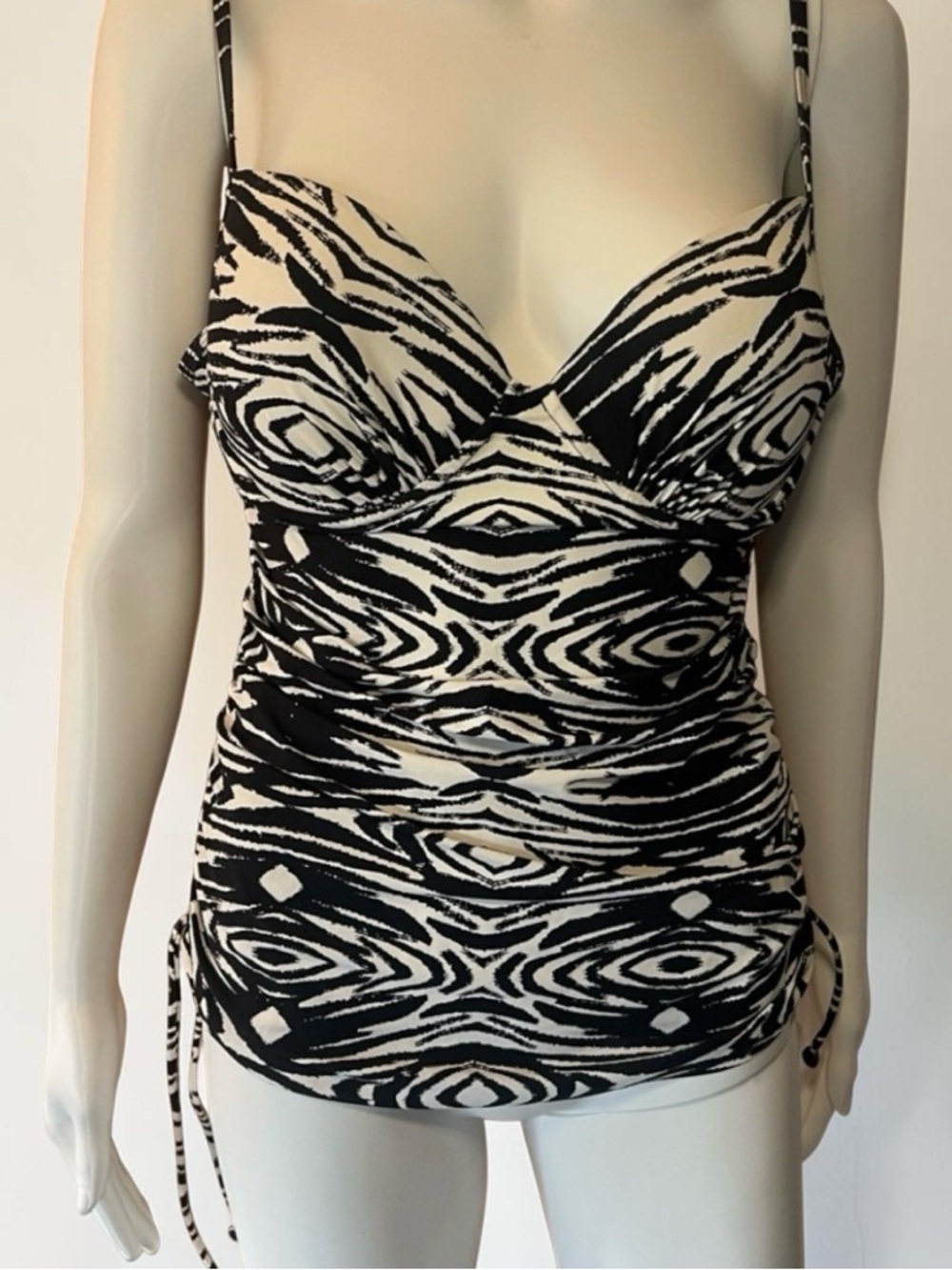 SPANX Love Your Assets Black and White Abstract Tankini Swim Top